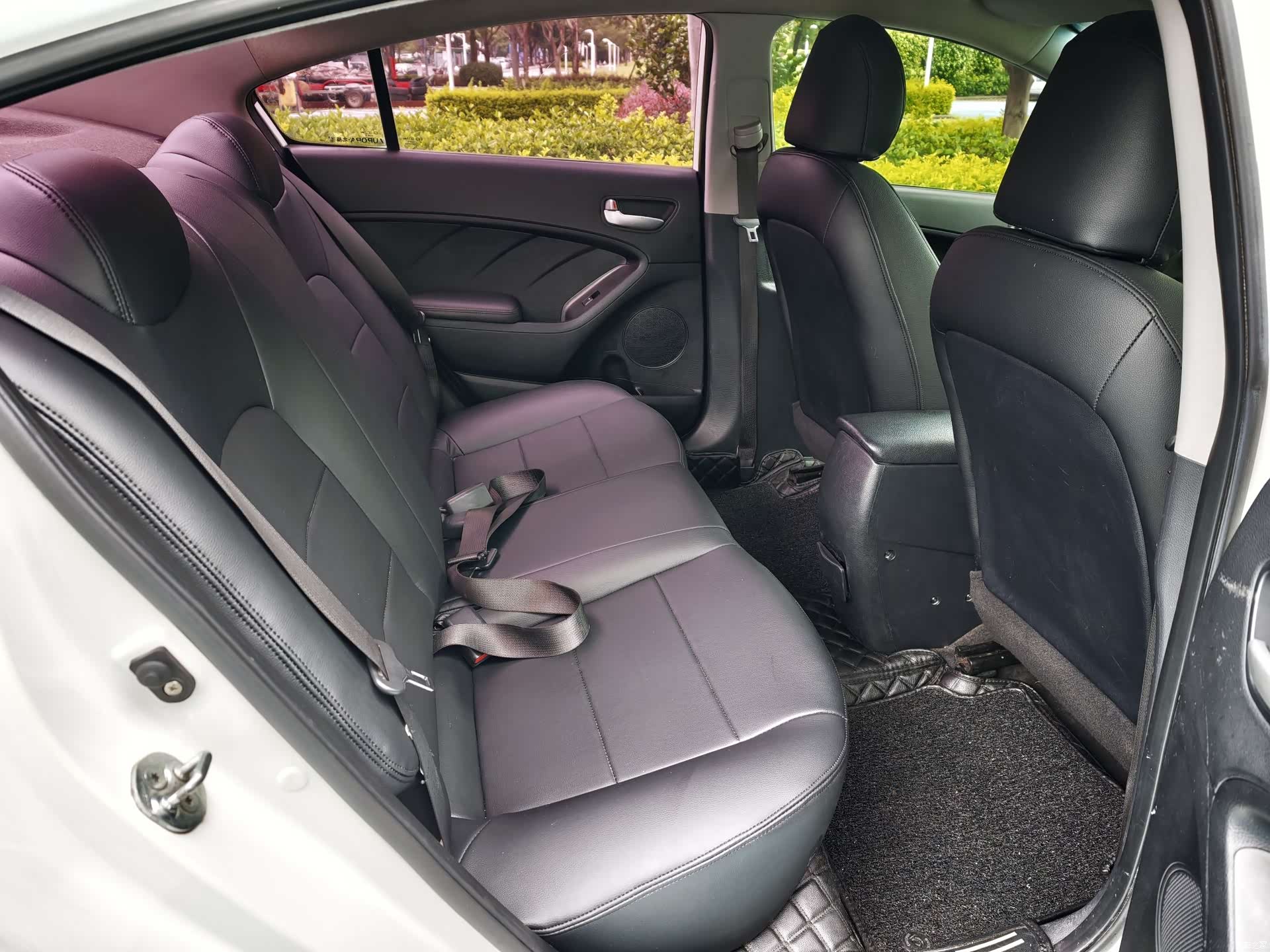 Kia K3, 2014 9