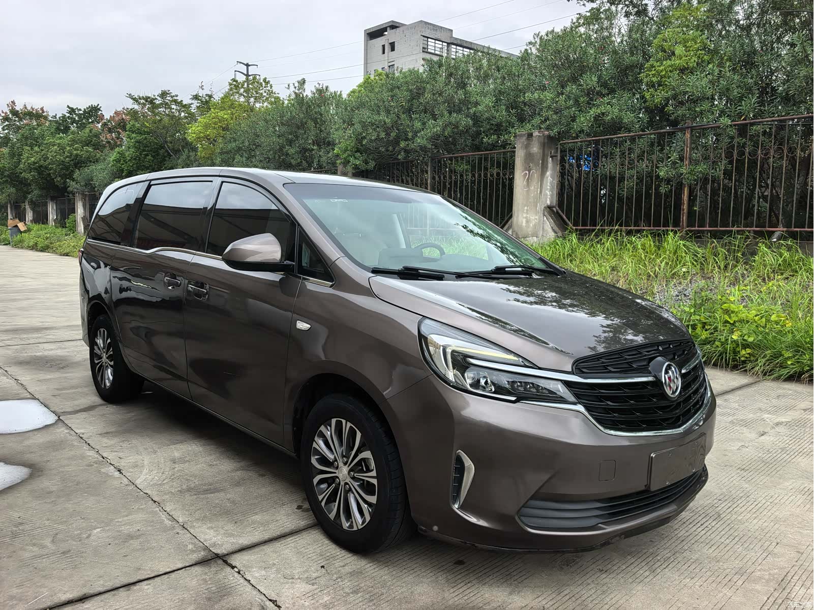 Buick GL8, 2022 3