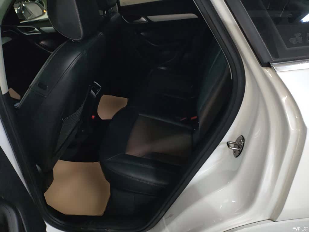 Audi Q3, 2019 13