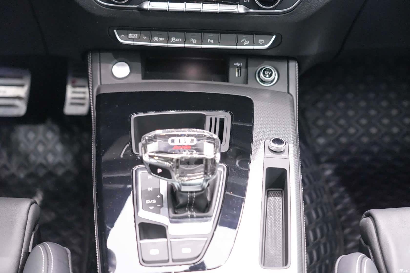 Audi Q5L, 2023 16