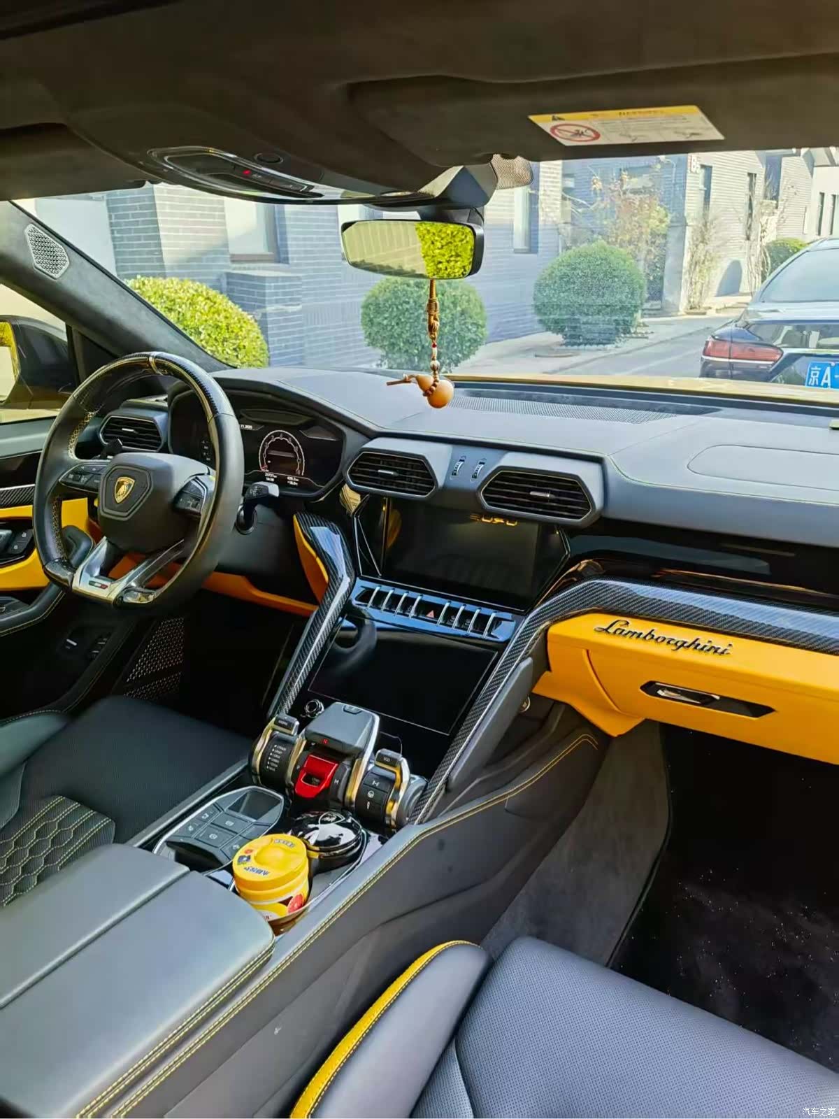 Lamborghini Urus, 2023 6