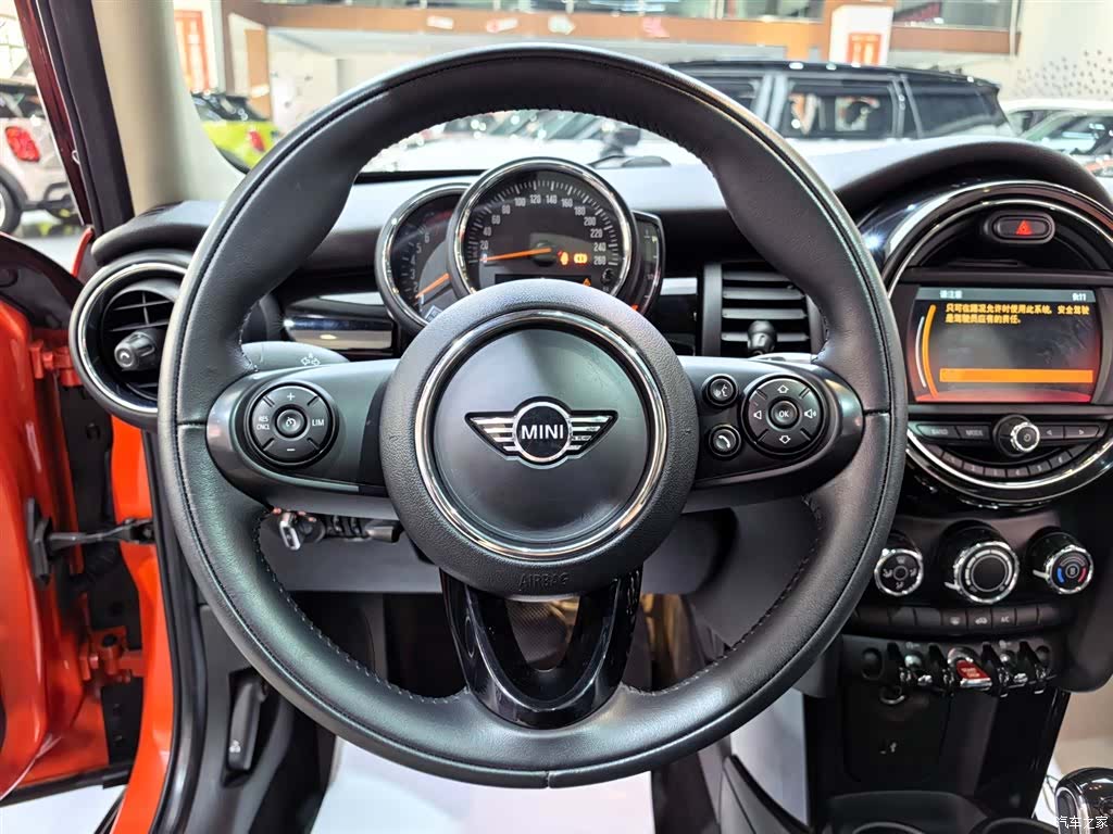Mini ONE, 2019 8