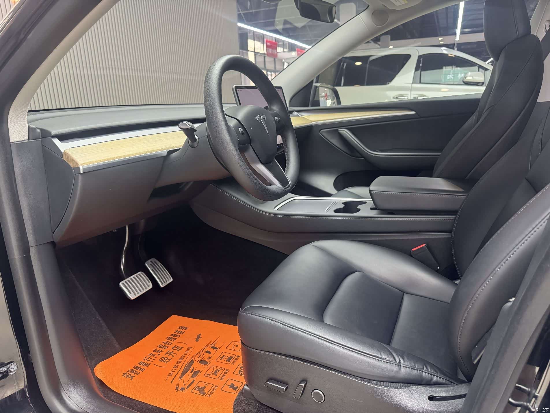 Tesla Model Y, 2022 11