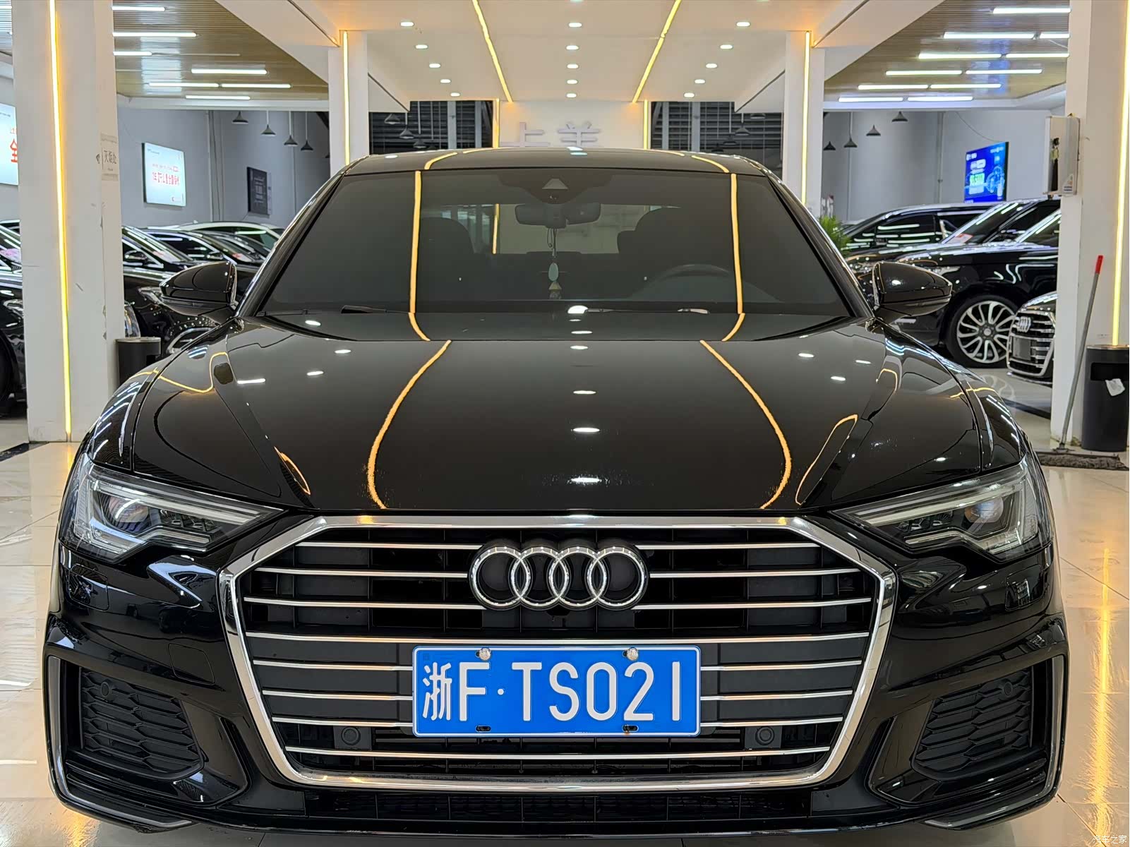 Audi A6L, 2021 3