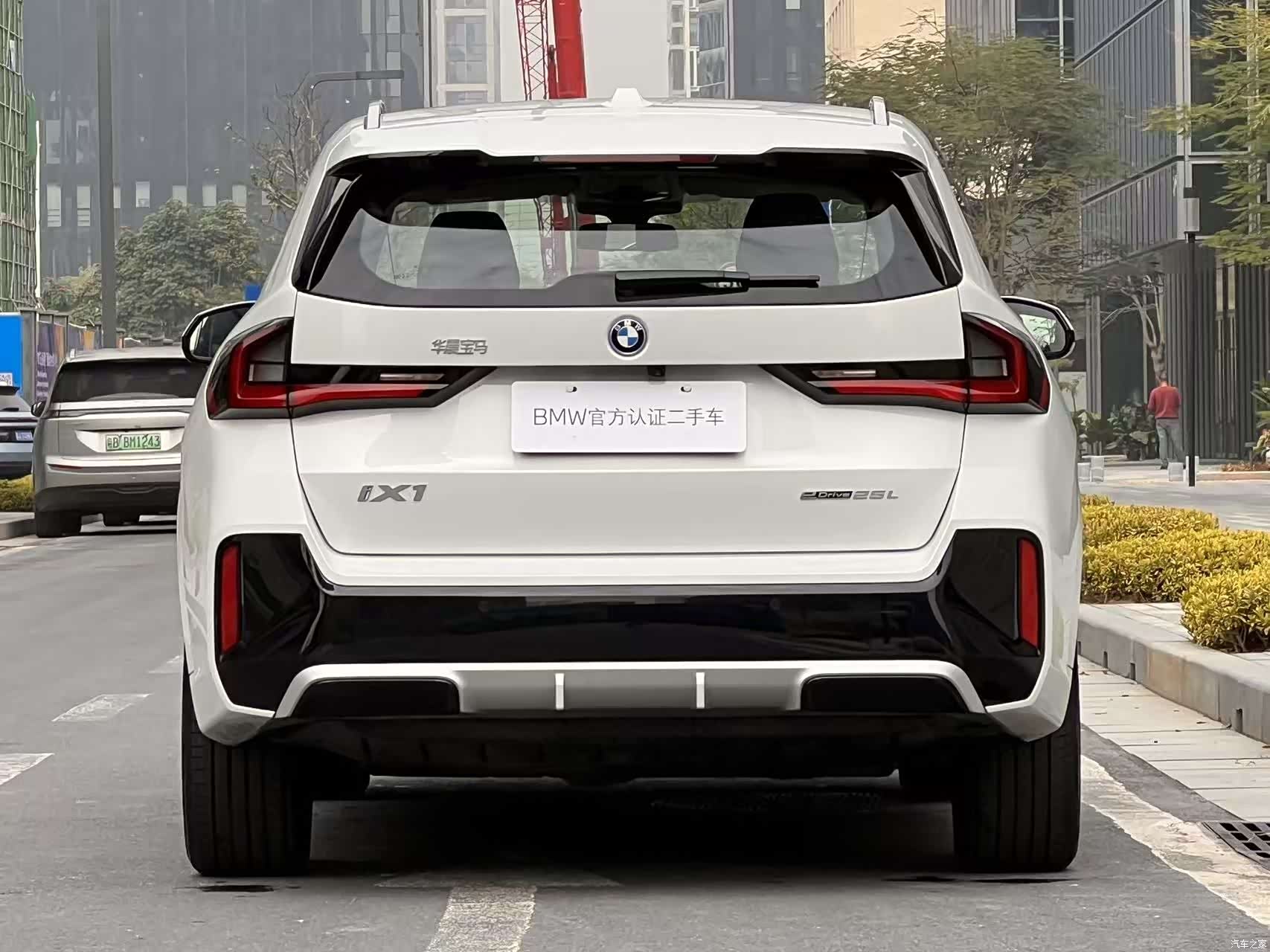 BMW iX1, 2025 4