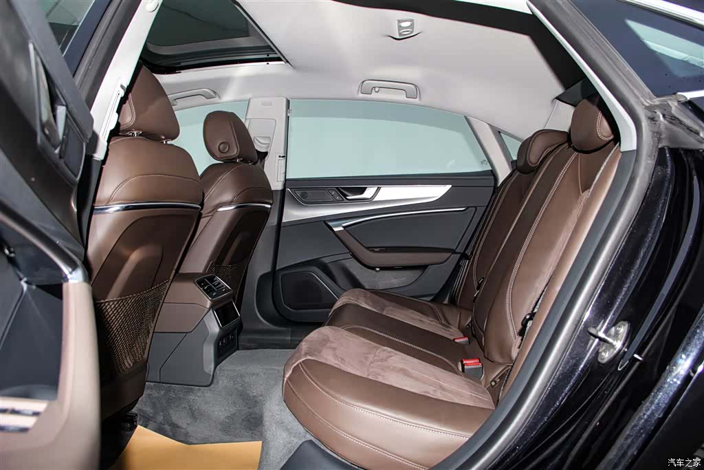 Audi A7L, 2024 20