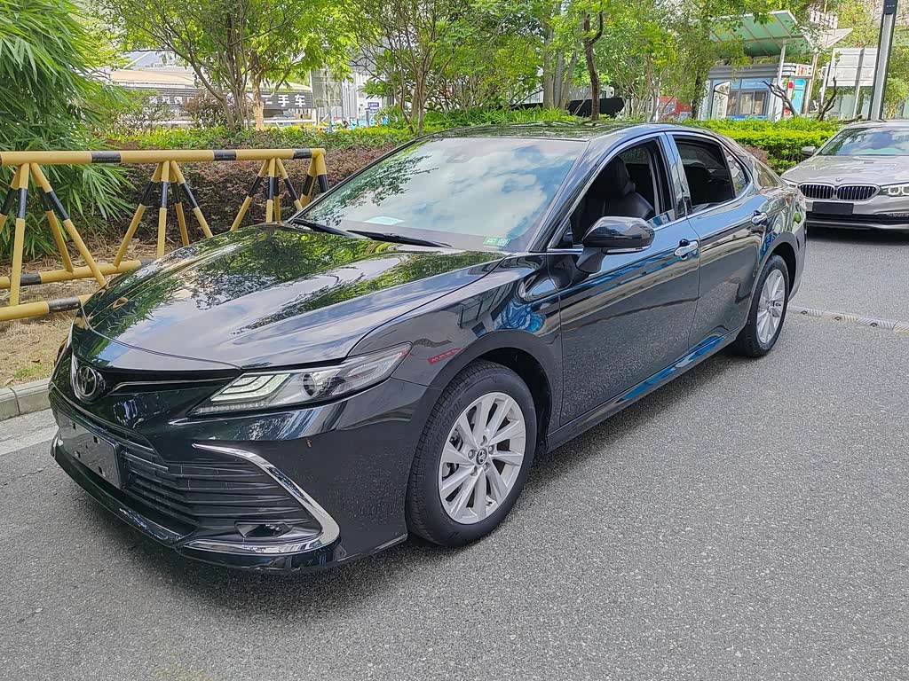 Toyota Camry 2021 2.0G Luxury