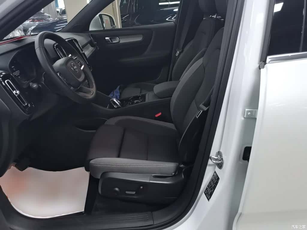 Volvo XC40, 2024 15