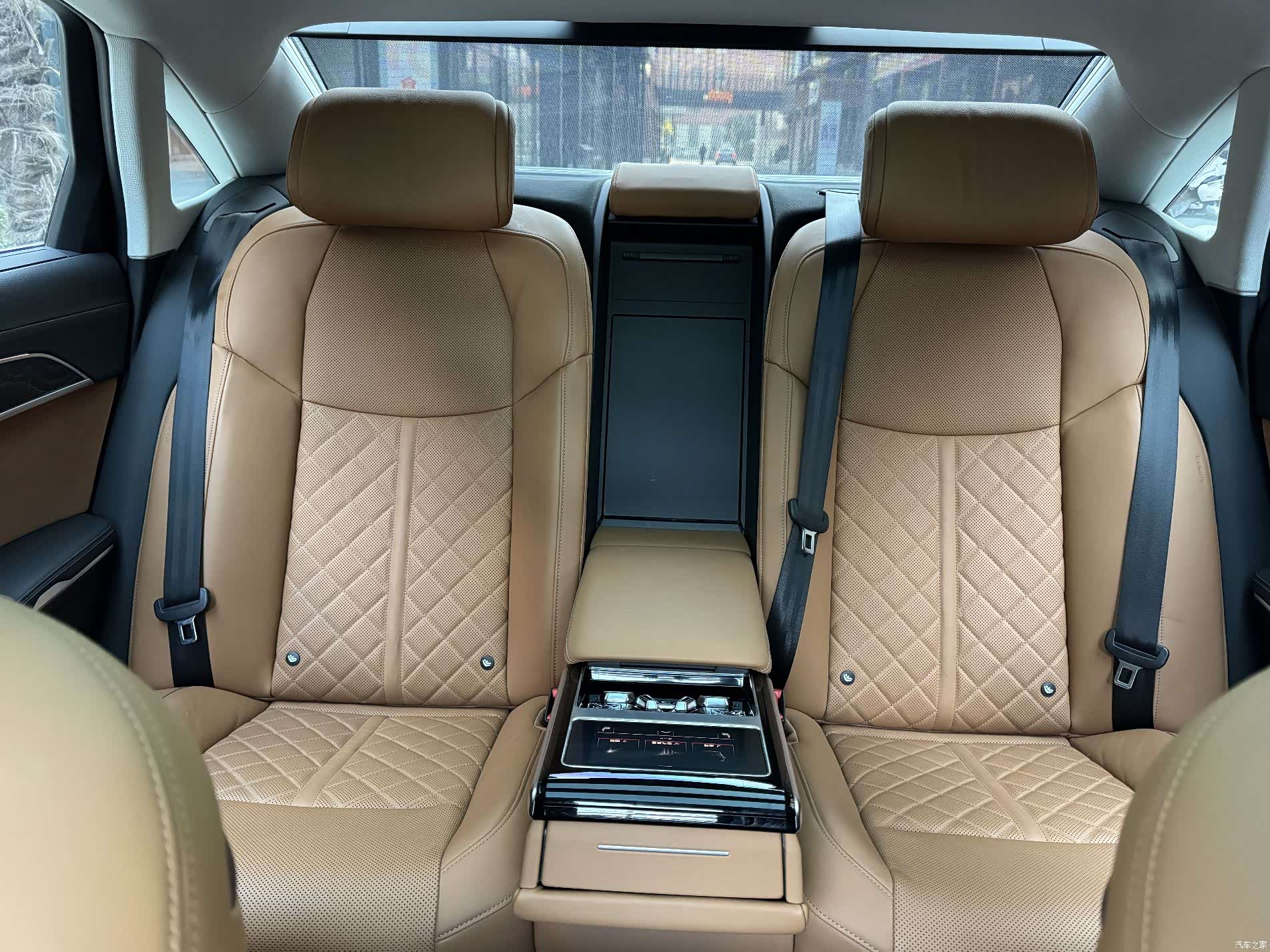 Audi A8L, 2024 15