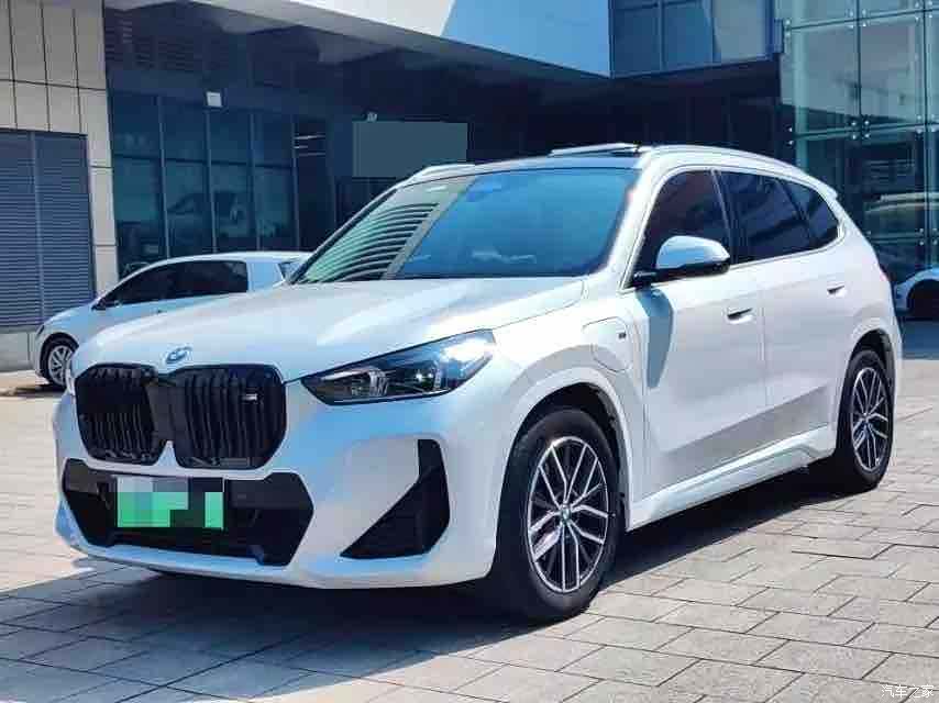 BMW iX1, 2024 1
