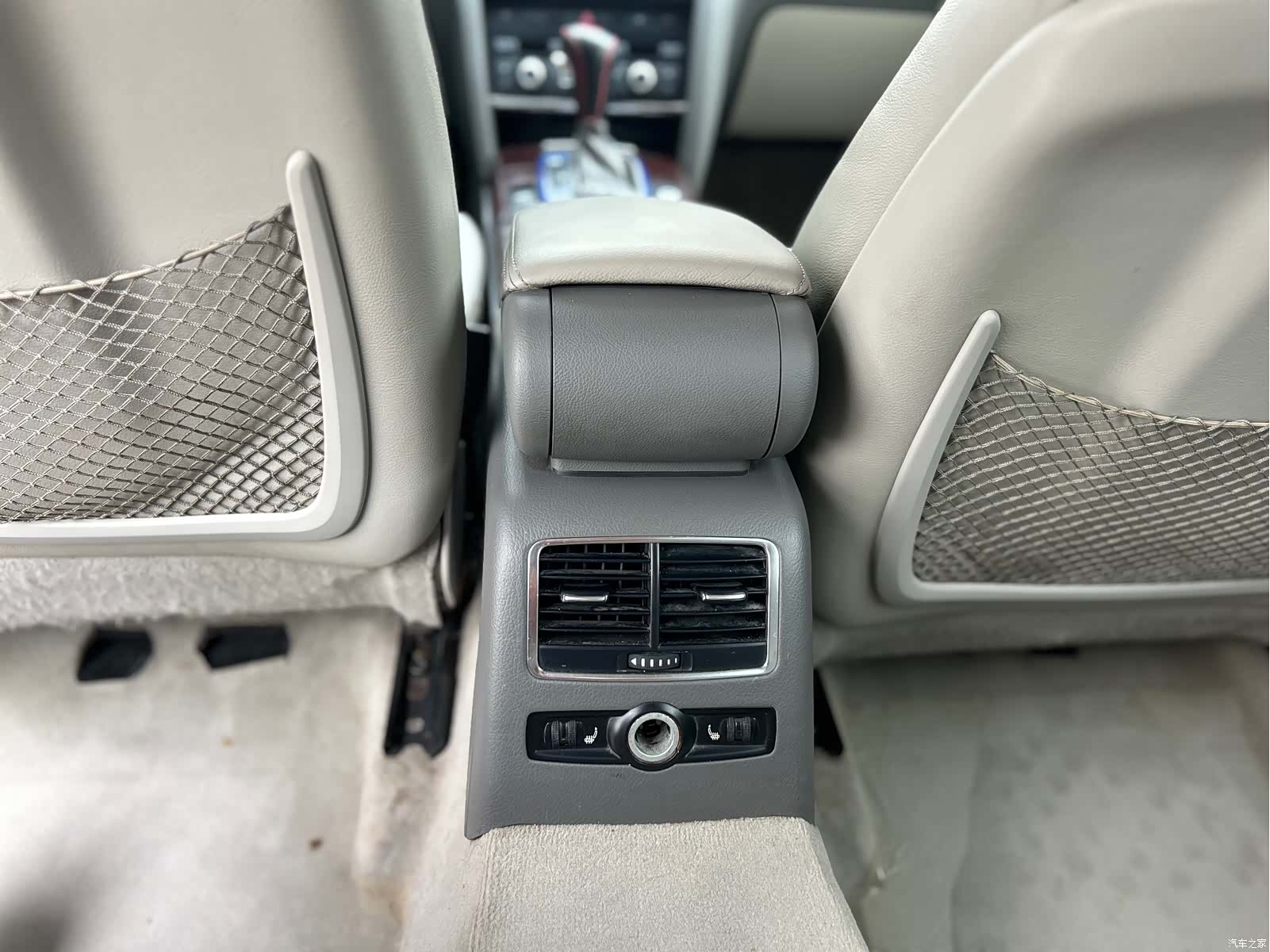 Audi A6L, 2010 18