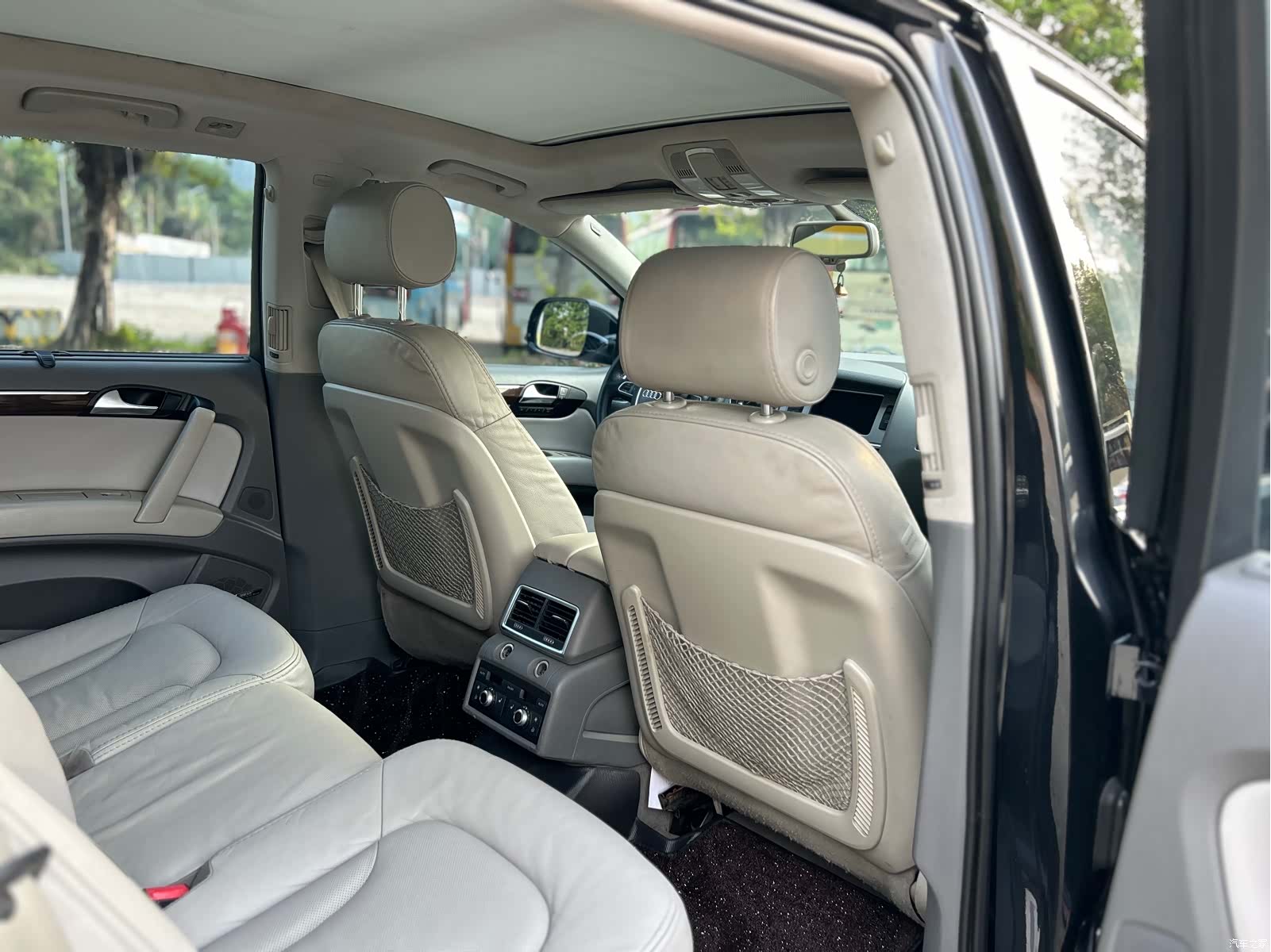 Audi Q7, 2011 29