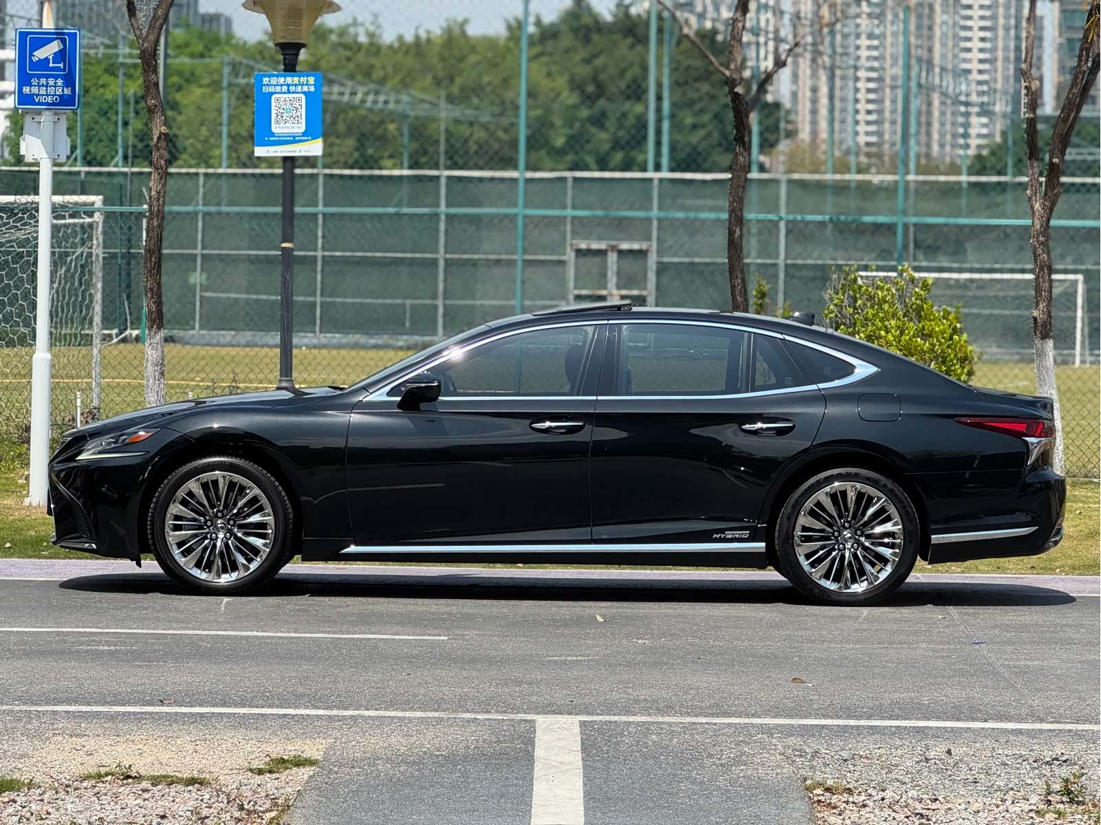 Lexus LS, 2019 3