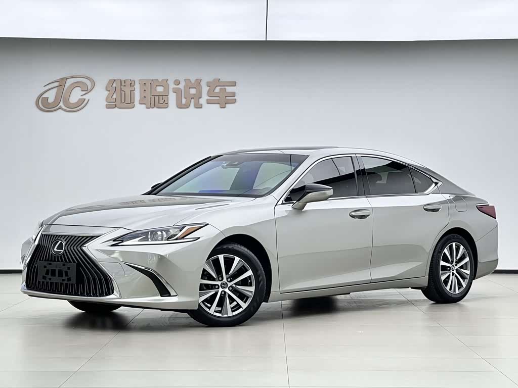 Lexus ES 2020 260
