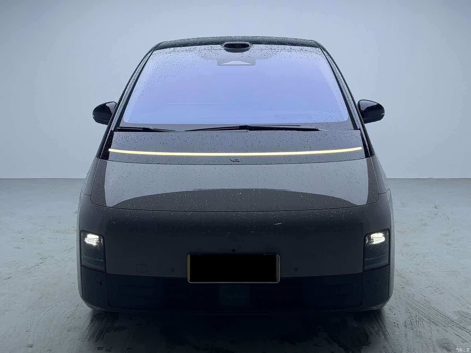 Li Auto MEGA, 2025 2