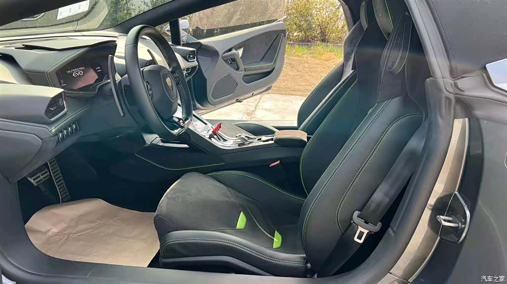 Lamborghini Huracán, 2021 все фото