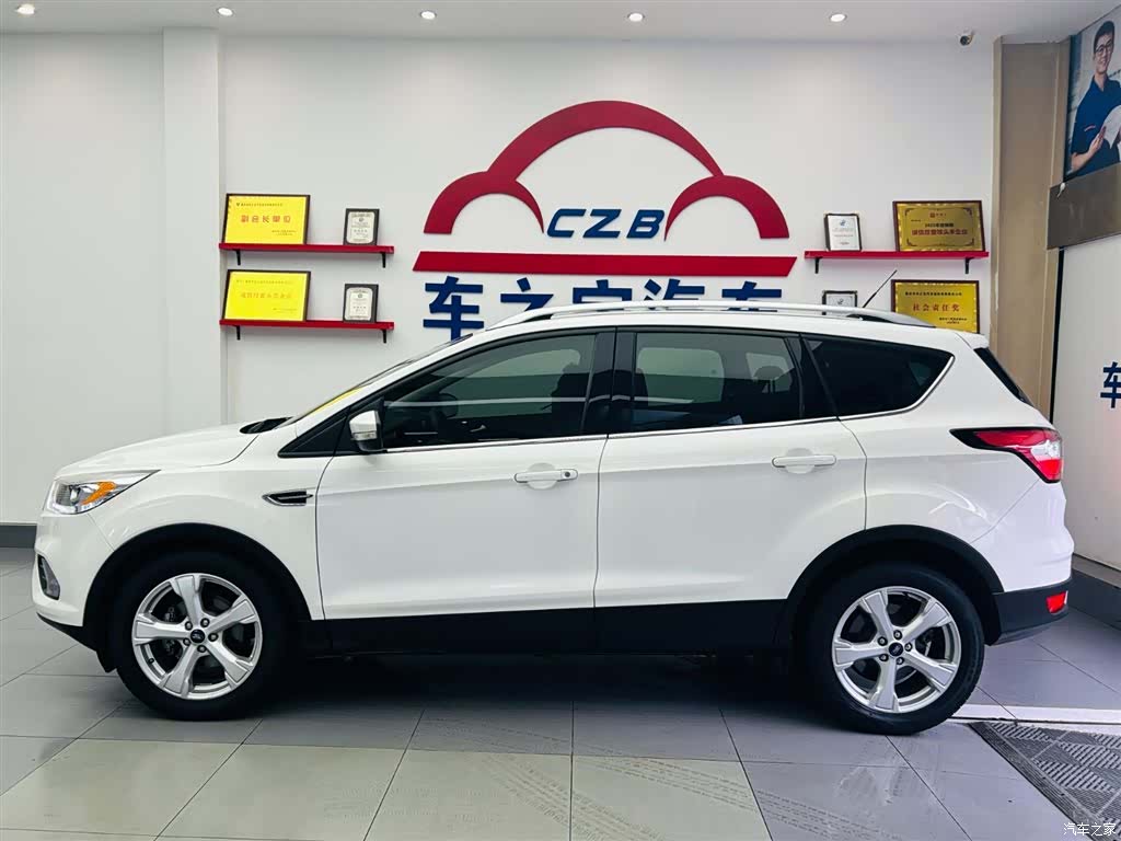 Ford Kuga, 2017 4