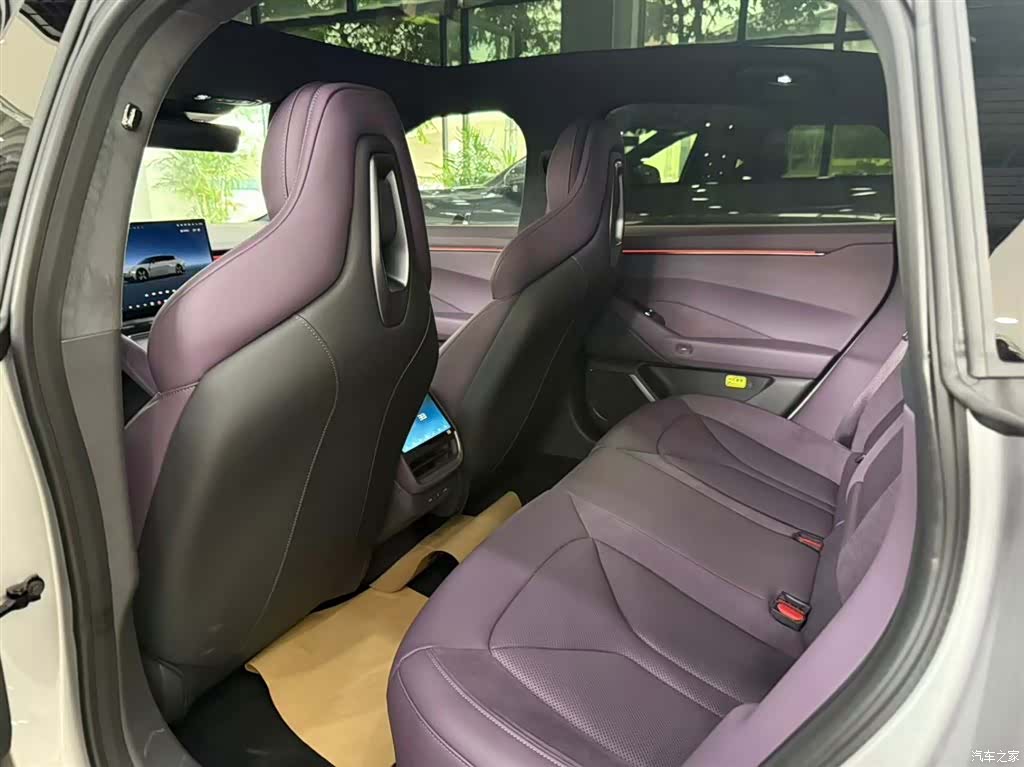 Xpeng P7, 2025 10