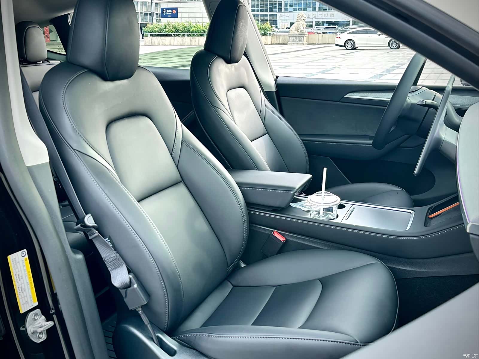 Tesla Model Y, 2023 16