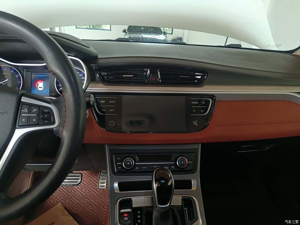 Geely S1, 2018 13