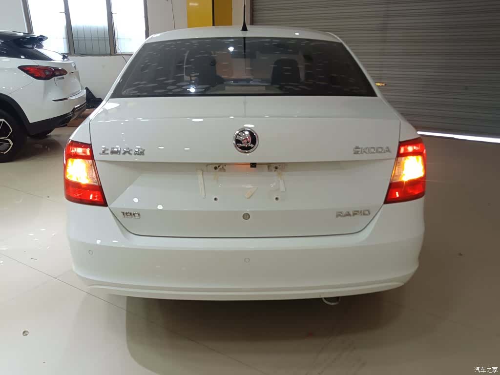 Skoda Rapid, 2016 4