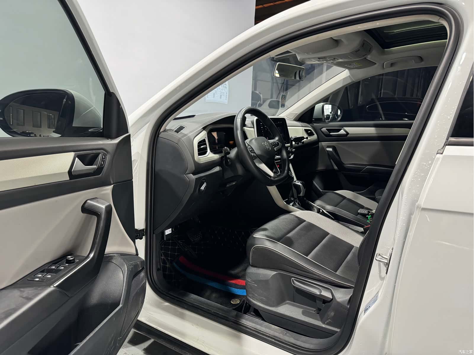 Volkswagen T-ROC, 2023 8