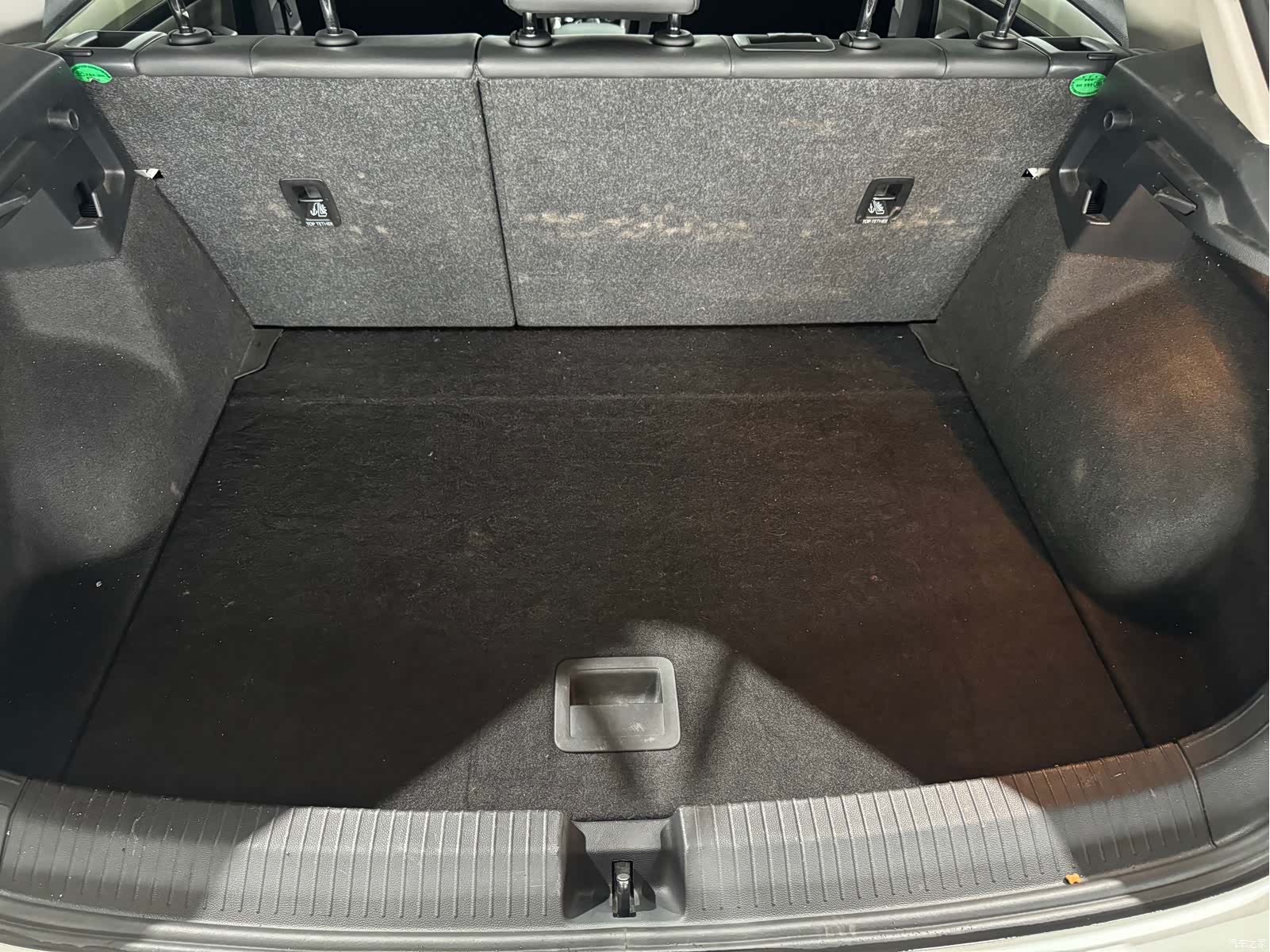 Volkswagen T-ROC, 2023 13
