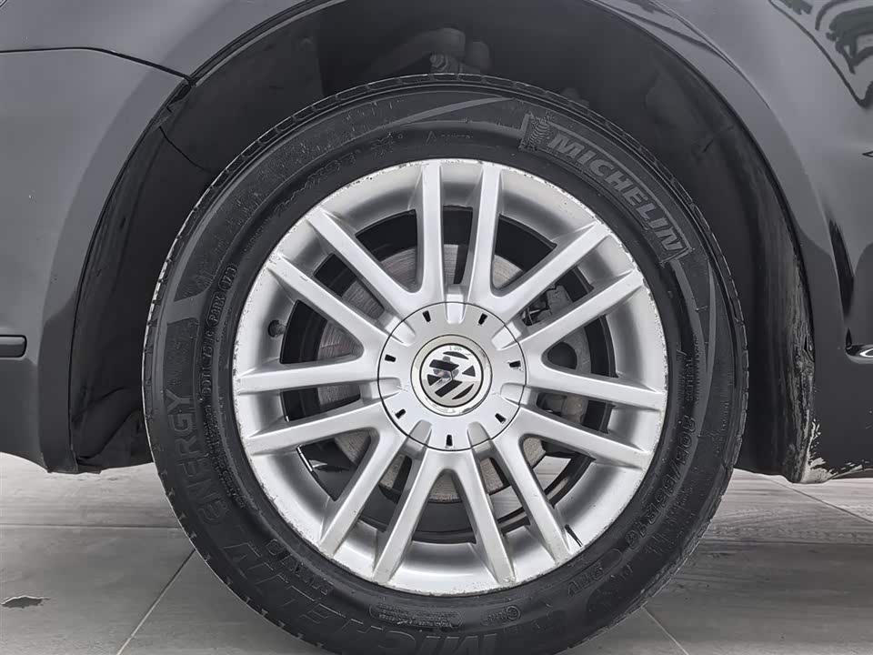 Volkswagen Passat Lingyu