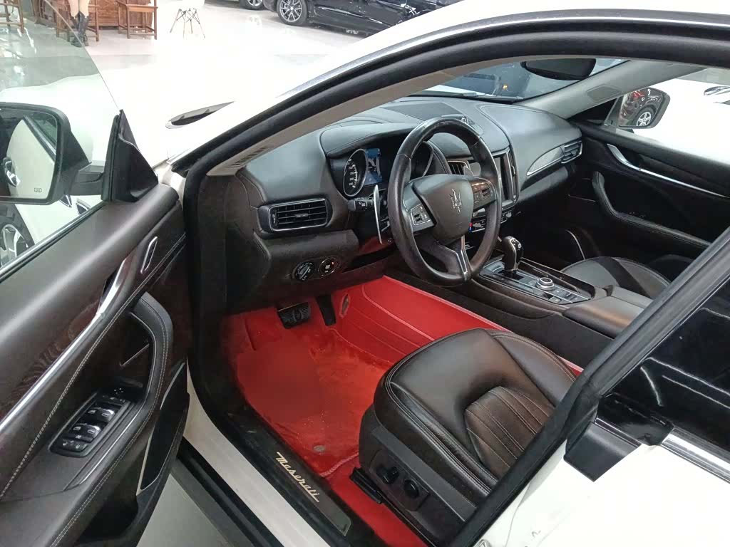 Maserati Levante, 2017 16