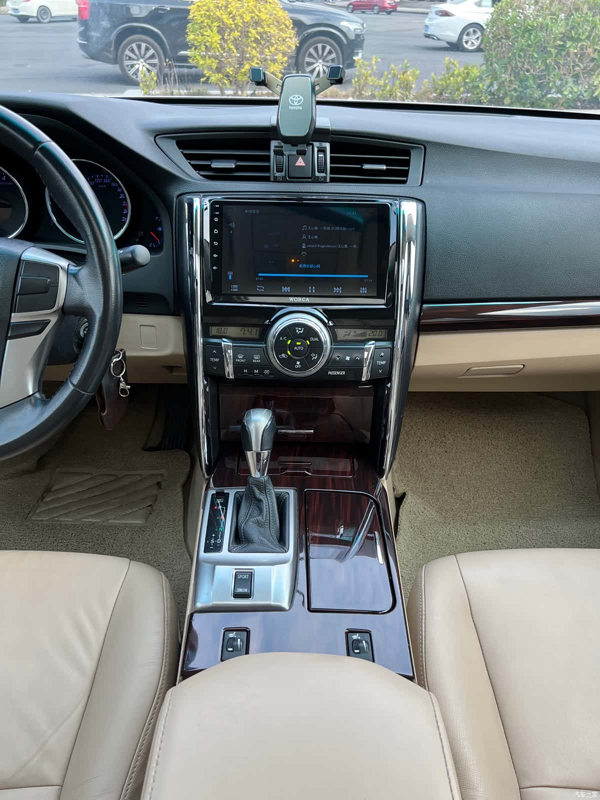 Toyota 2.5V, 2011 12