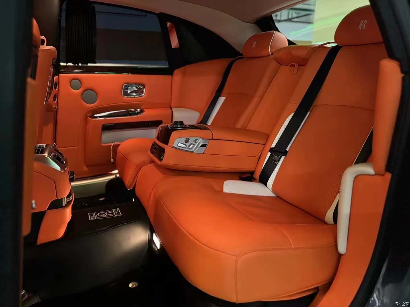 Rolls-Royce Ghost, 2010 6