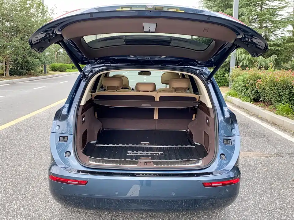 AITO Ask the world M7