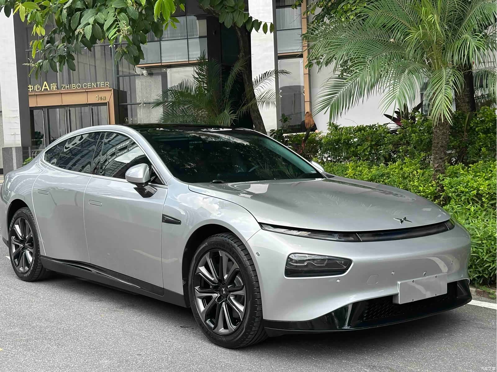 Xpeng P7, 2021 25