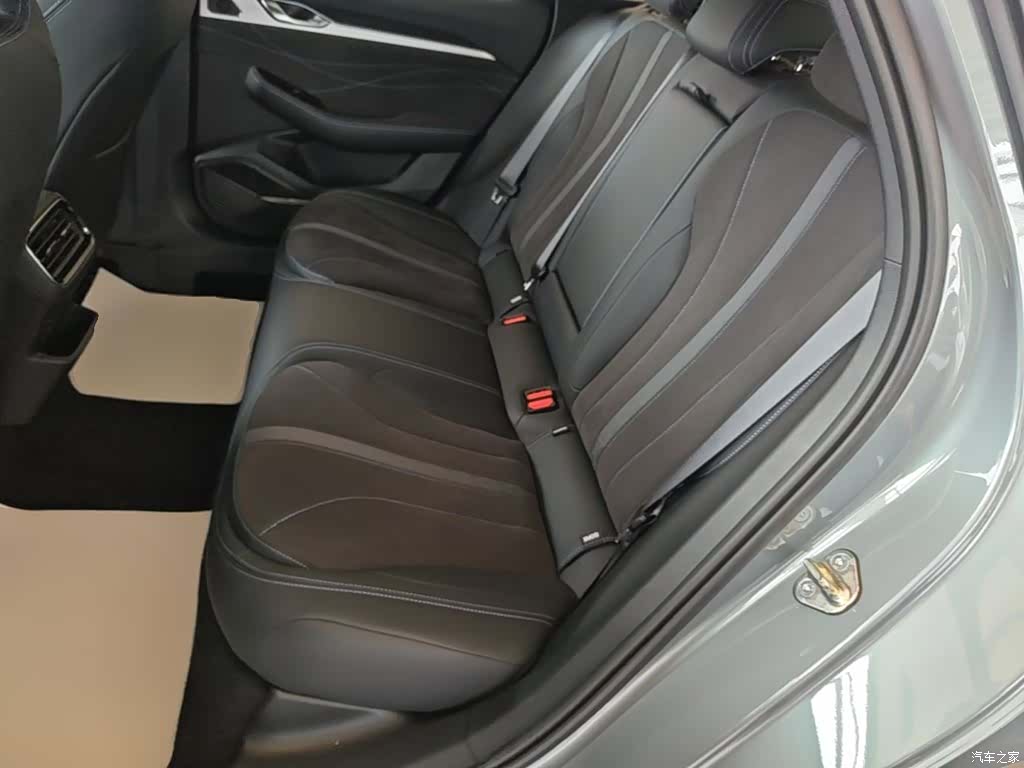 Geely Preface, 2025 17