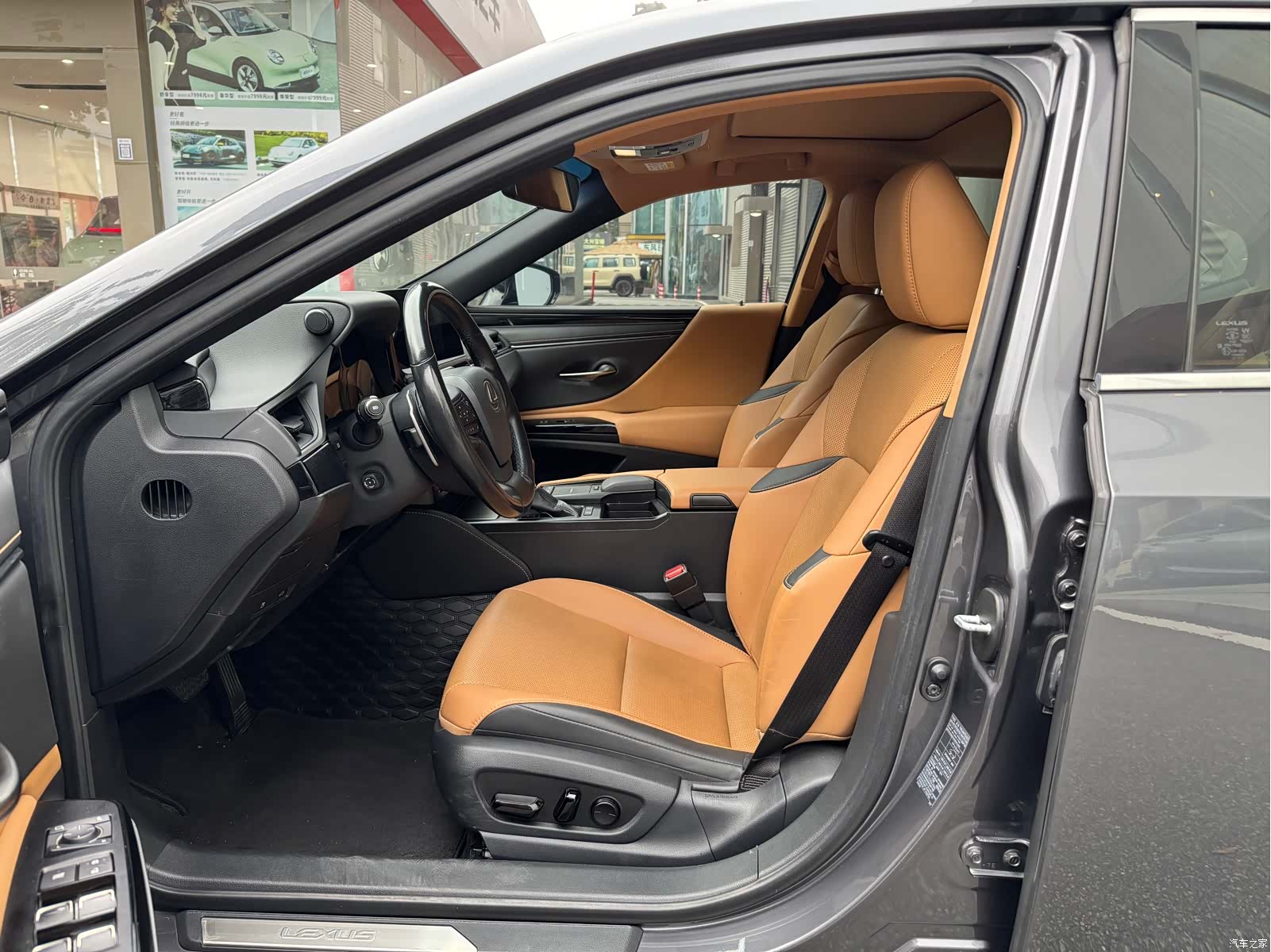 Lexus ES, 2021 4