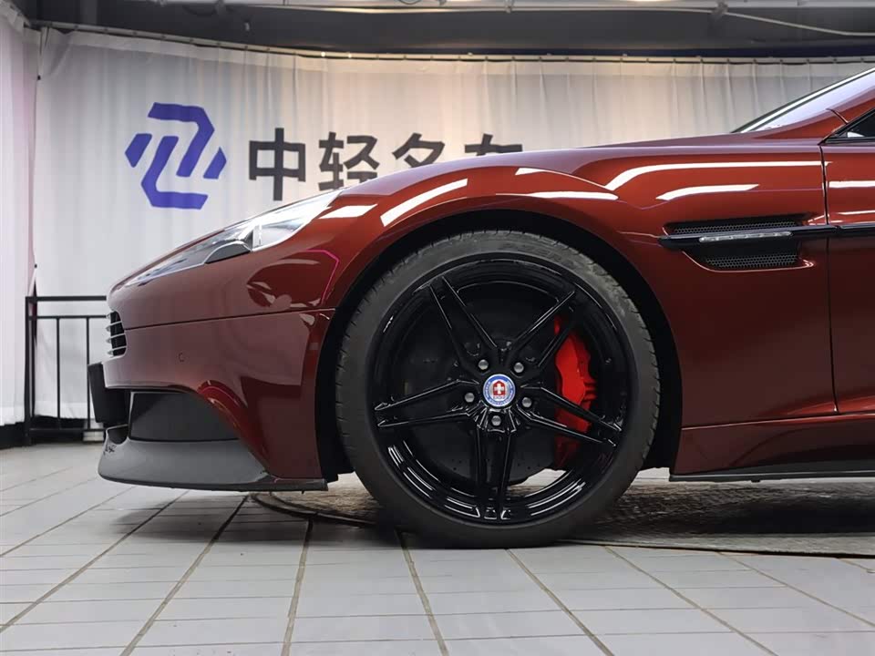 Aston Martin Vanquish Aston Martin Vanquish