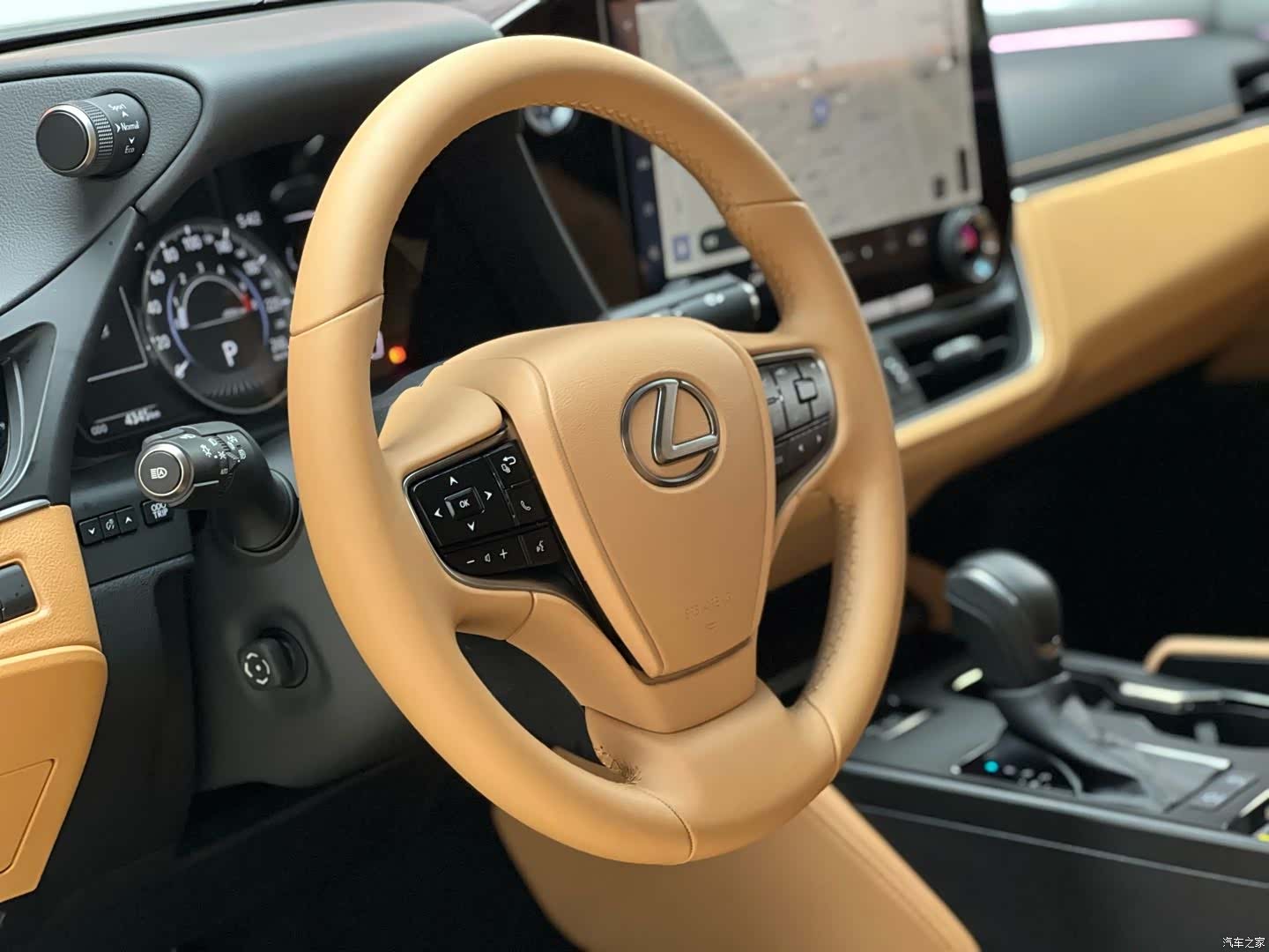 Lexus ES, 2025 7