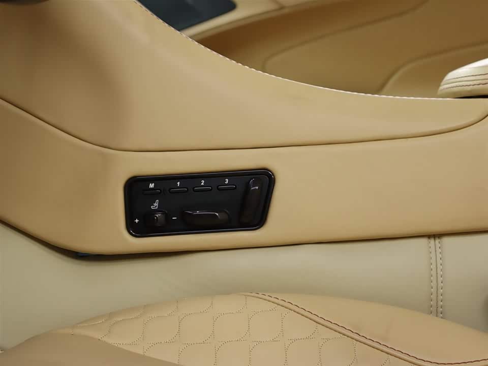 Aston Martin Vanquish Aston Martin Vanquish