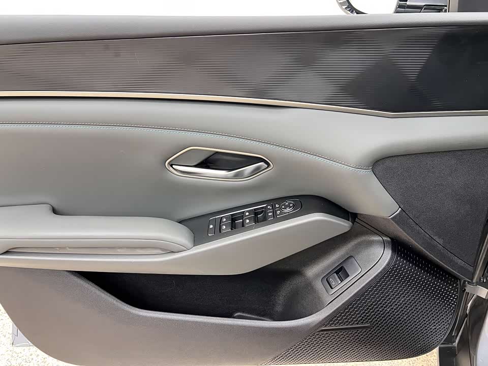 BYD Qin L