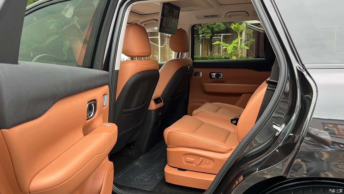Leapmotor C16, 2025 11