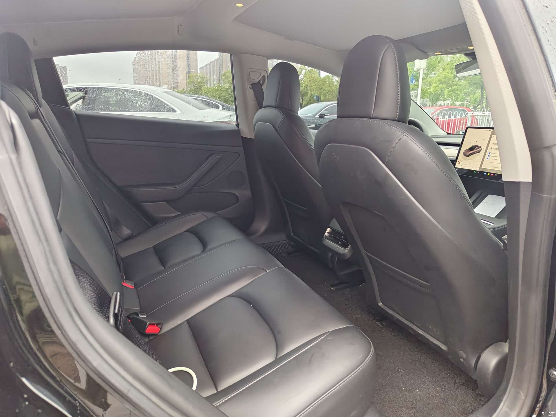 Tesla Model 3, 2023 13
