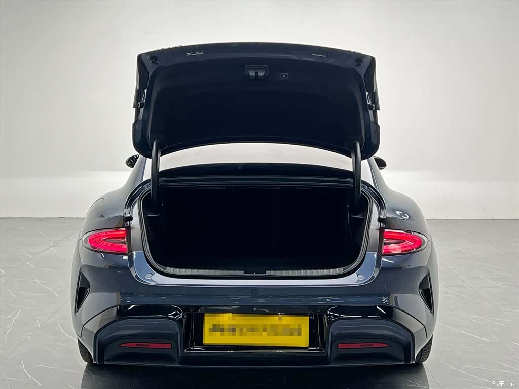 Xiaomi SU7, 2024 10