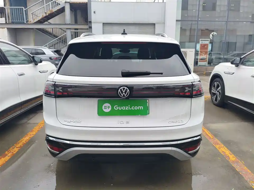 Volkswagen ID.6 CROZZ