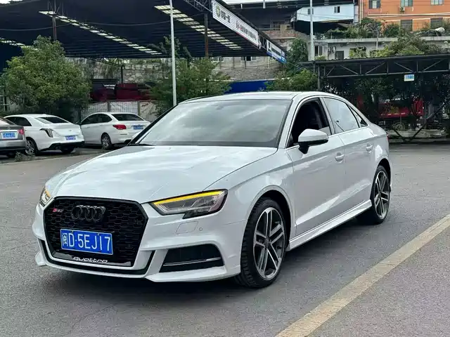Audi A3 2019 — купить из Китая под заказ