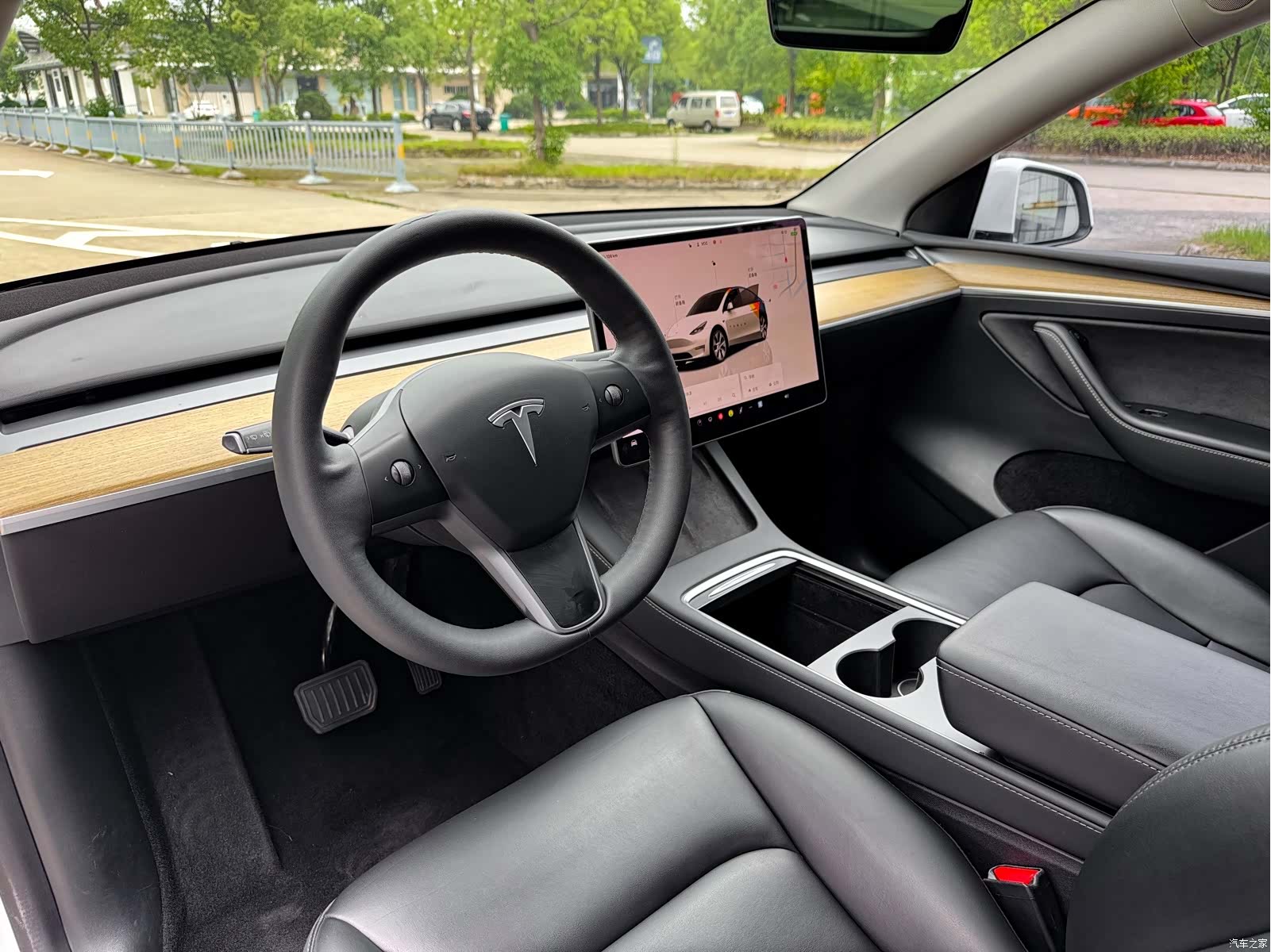 Tesla Model Y, 2023 9