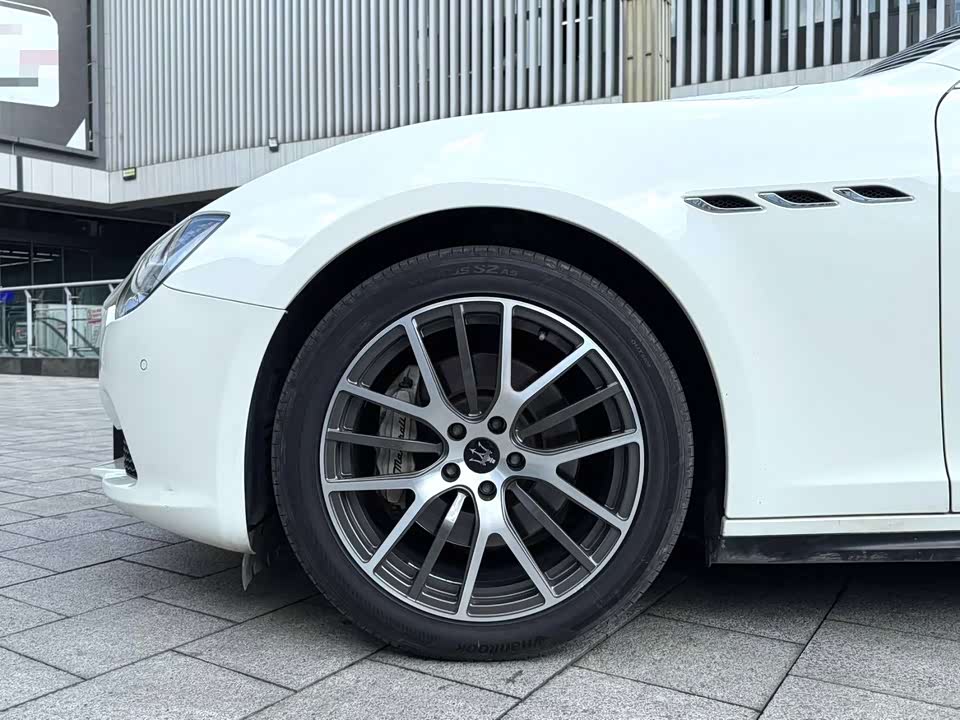 Maserati Ghibli Maserati Ghibli