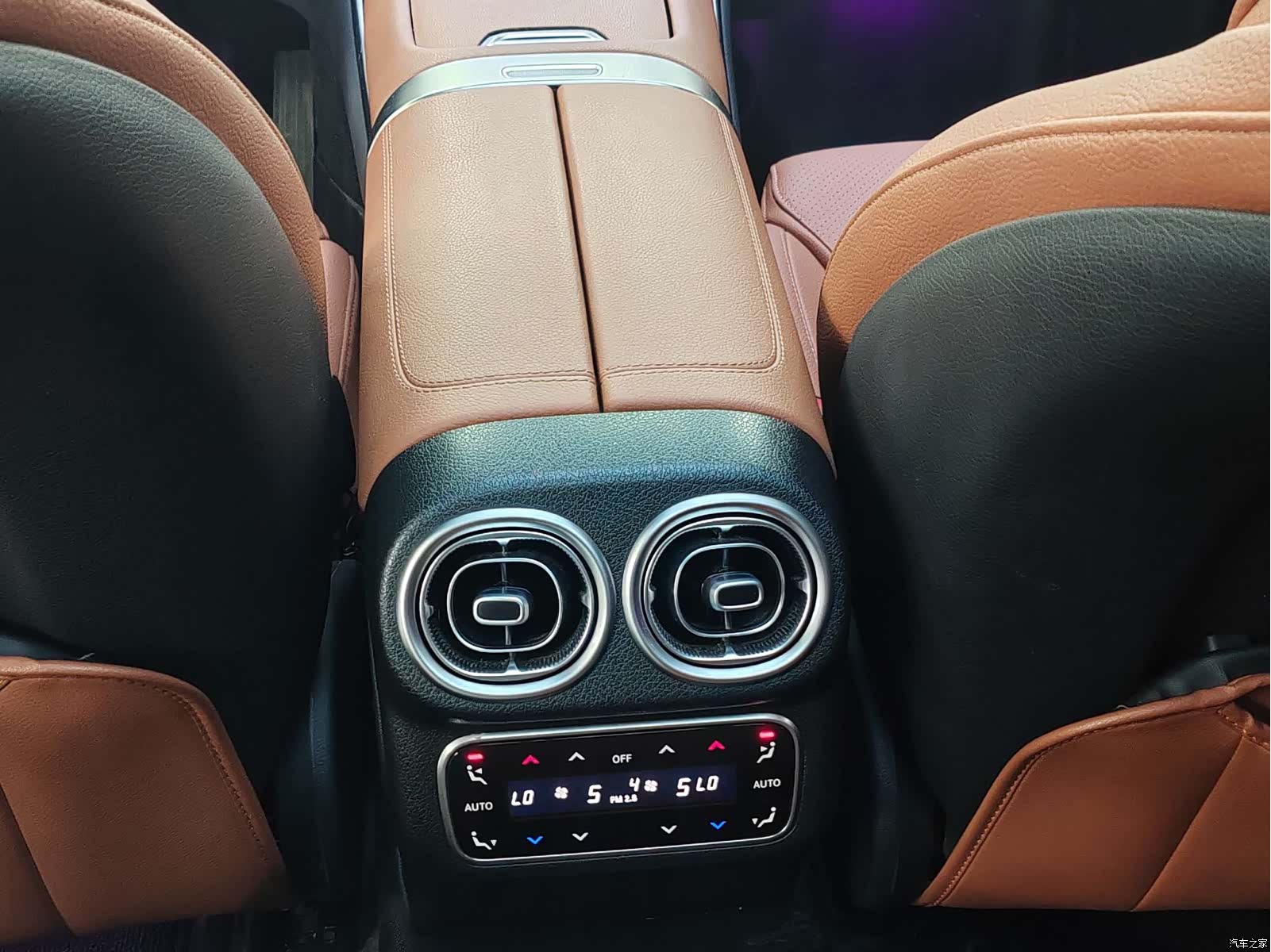 Mercedes-Benz GLC, 2024 10