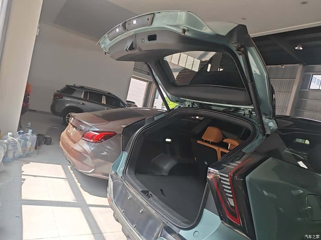 Geely Boyue, 2025 19