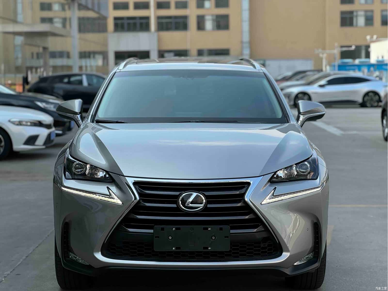 Lexus NX, 2017 2