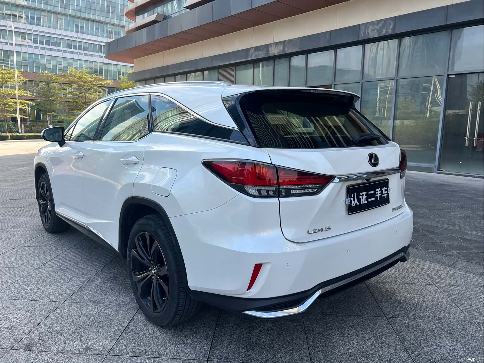 Lexus RX, 2025 12